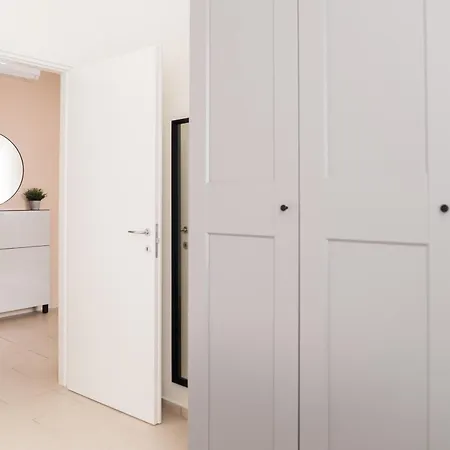 Dieci By Comorooms Apartment *